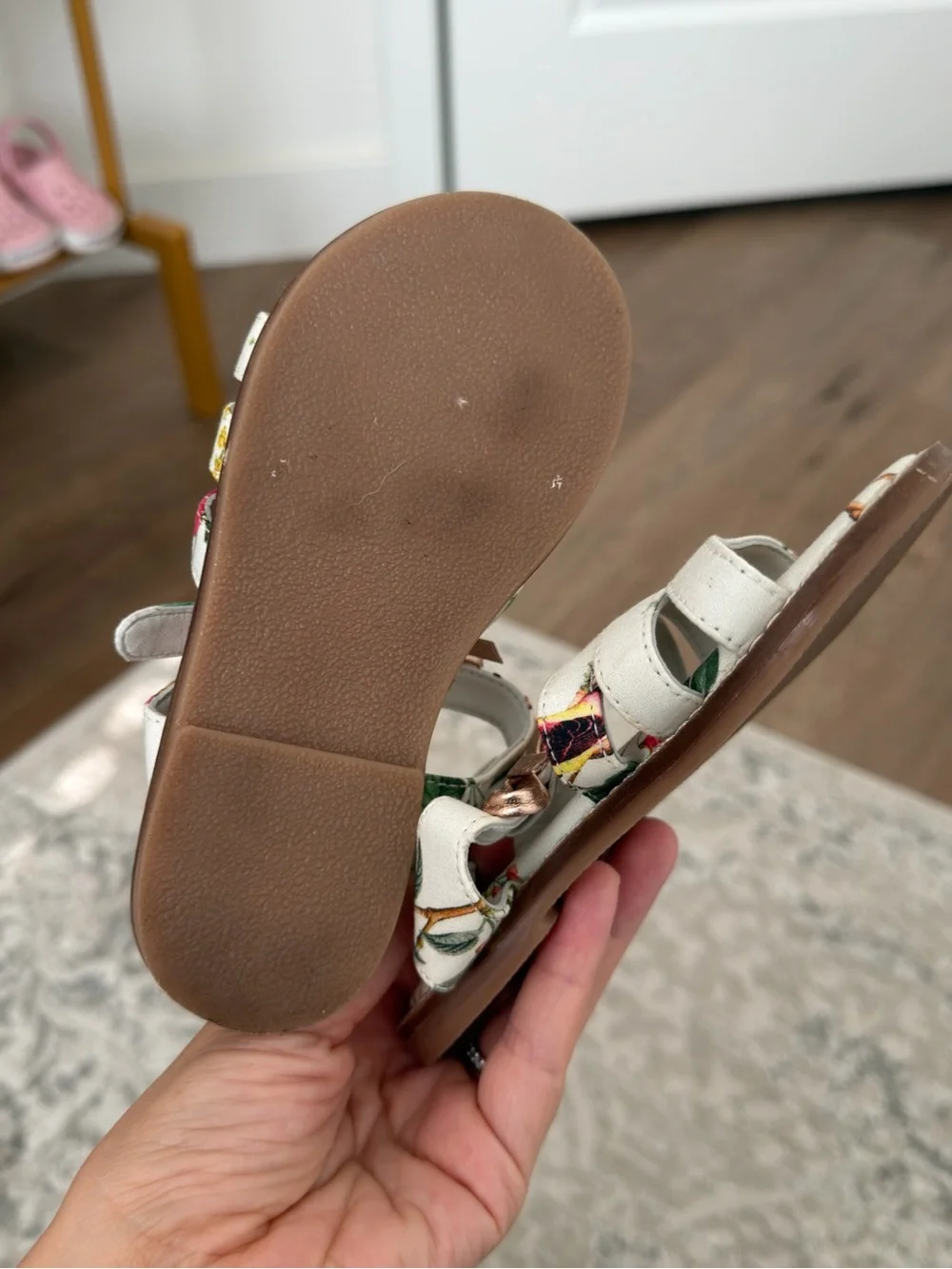 NEXT White Floral Girls Sandals Rose Gold Bow Buckle Side Size 8c Toddler Girl